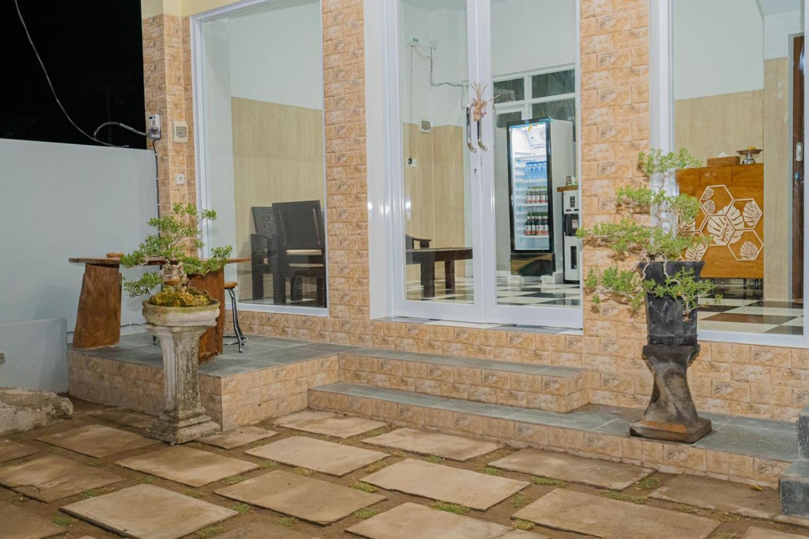 Kamkan Hostel Batununggul Exterior foto